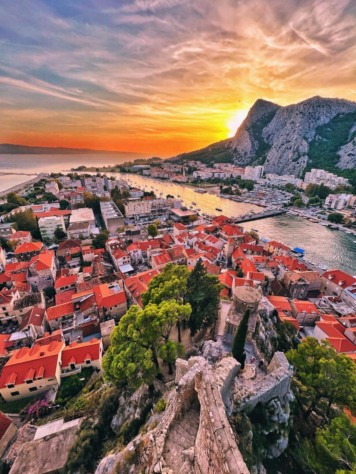Be Happy * Omis